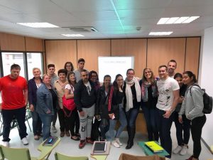 Impartiendo el taller sobre marca personal y knowmads en Lanzadera de empleo y emprendimiento Vila-real